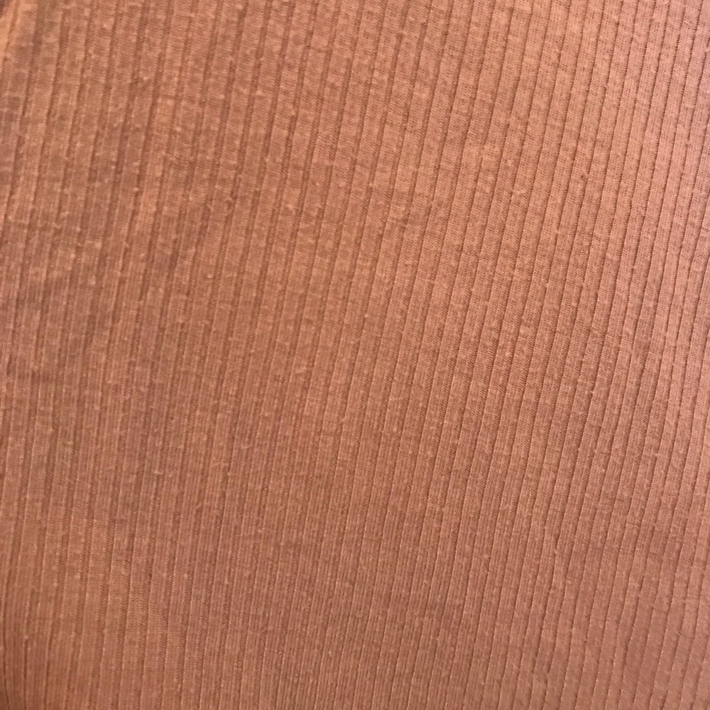 Fitted Ribbed High-Neck Tank Top - Picture 4 of 7